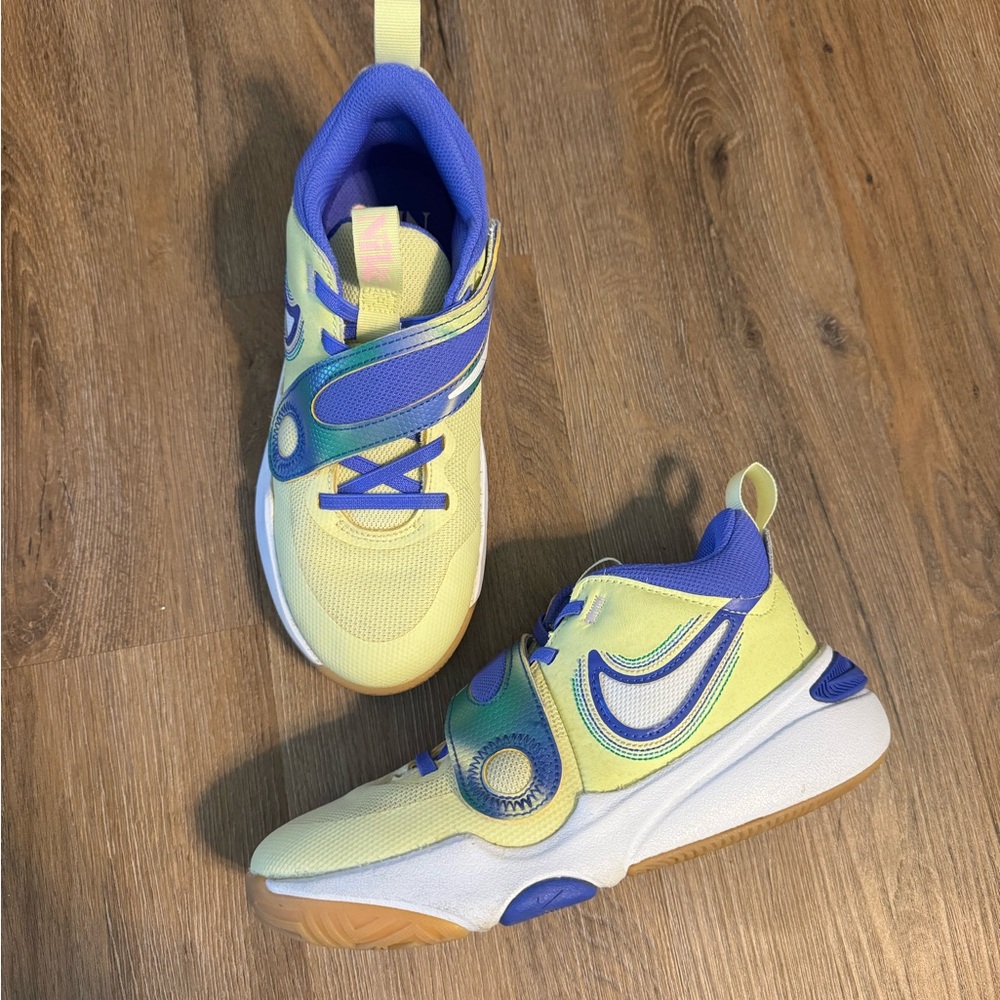 Nike Youth Basketball Shoes Size 4Y